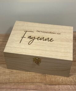 haarspulletjes van je kindje bewaar je in deze kleine bewaarkist door taste of wood