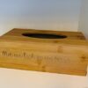 Gepersonaliseerde tissuebox met een lach en een traan door Taste of Wood