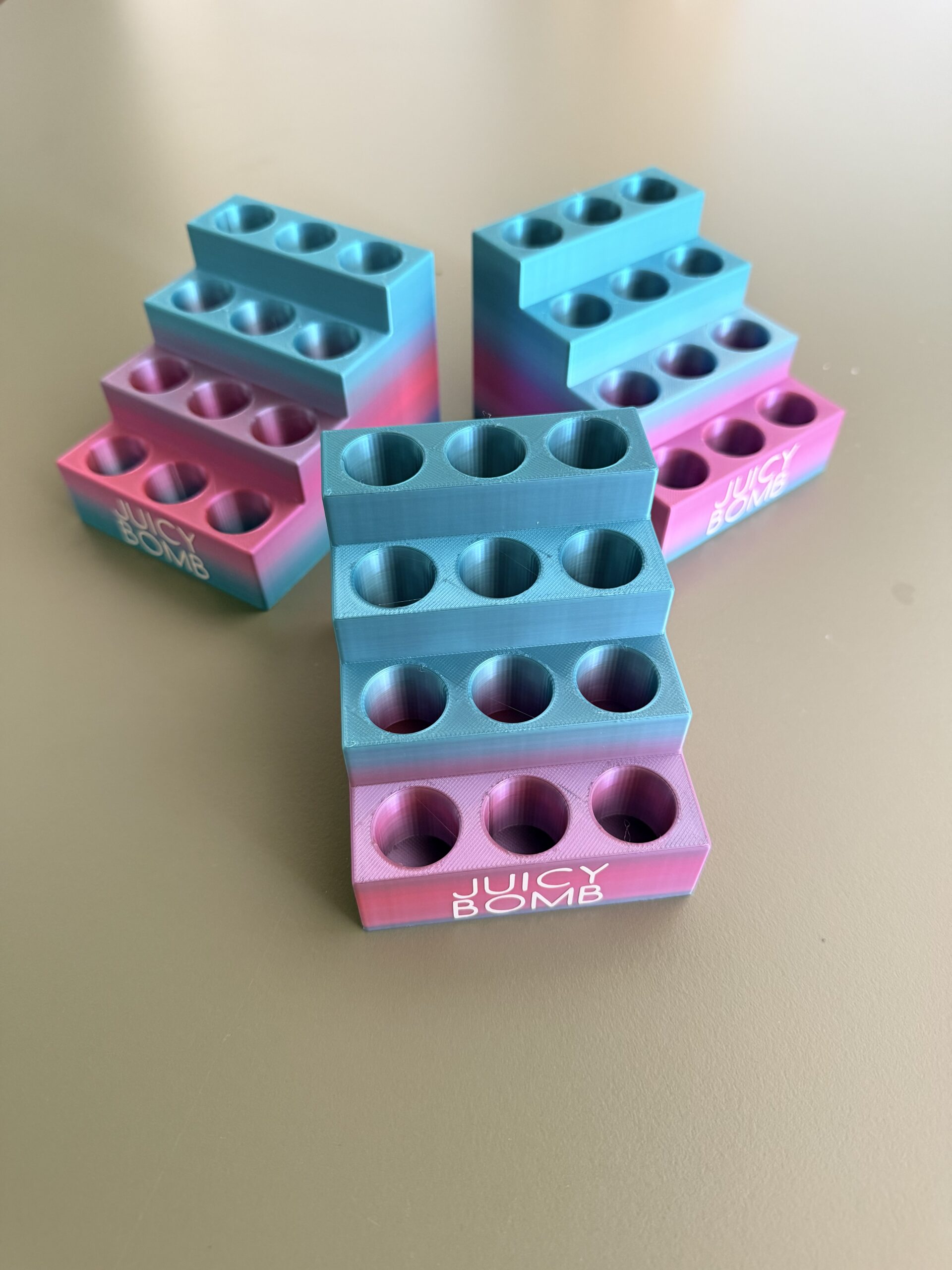 Juicy bomb display Voor 12 tubes, 3D geprint door ons eigen 3d print farm door Taste of Wood.
